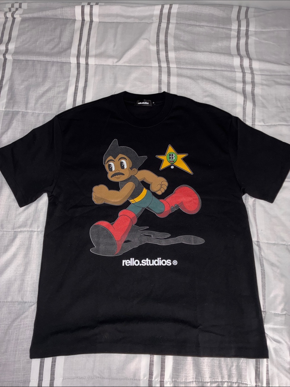 Rello.Studios Black Graphic boxy fit Tee - size medium fits like a large